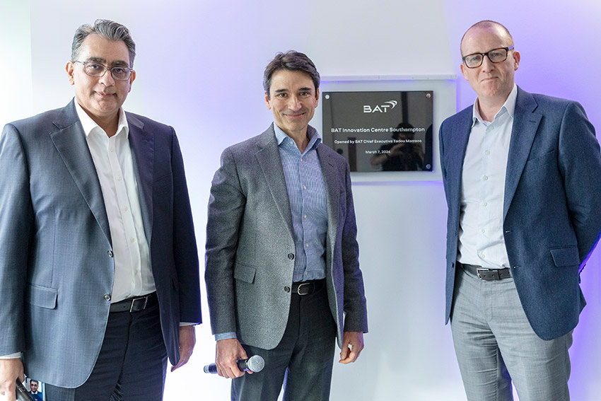 Tadeu, James and Zafar unveiling a plaque to mark the occasion. 