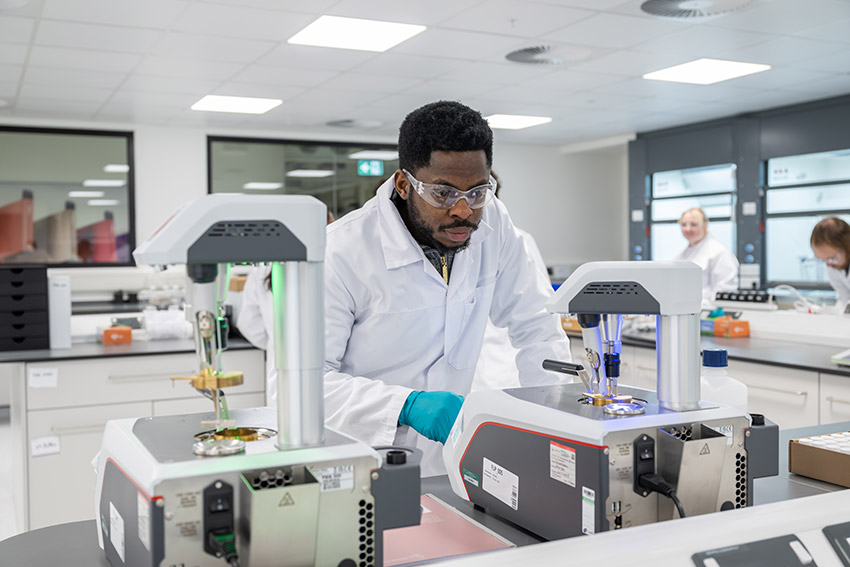 Scientists working in the new Liquids’ Lab. 